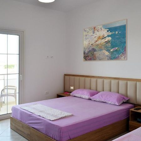 Villa Luelfa ดูร์เรส ภายนอก รูปภาพ